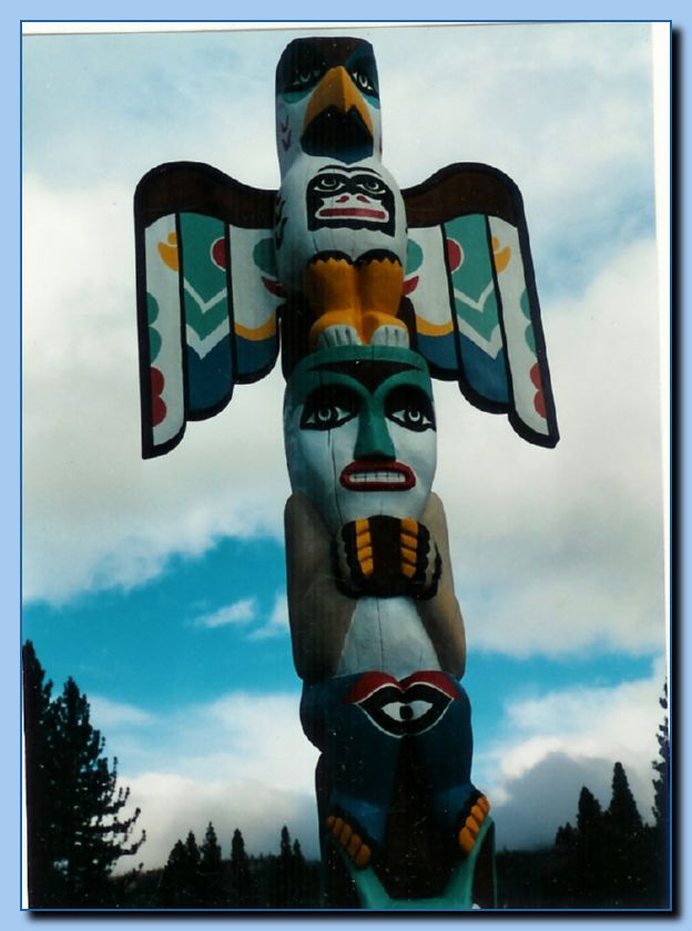 2 094 Totem Traditional Archive 019
